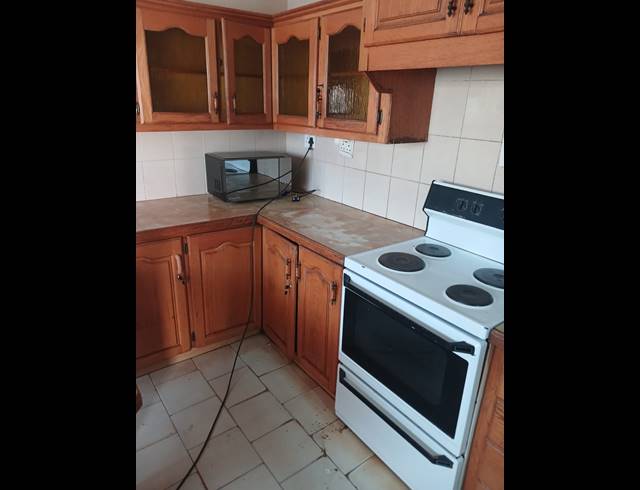 6 BEDROOM HOUSE FOR SALE IN MADADENI B